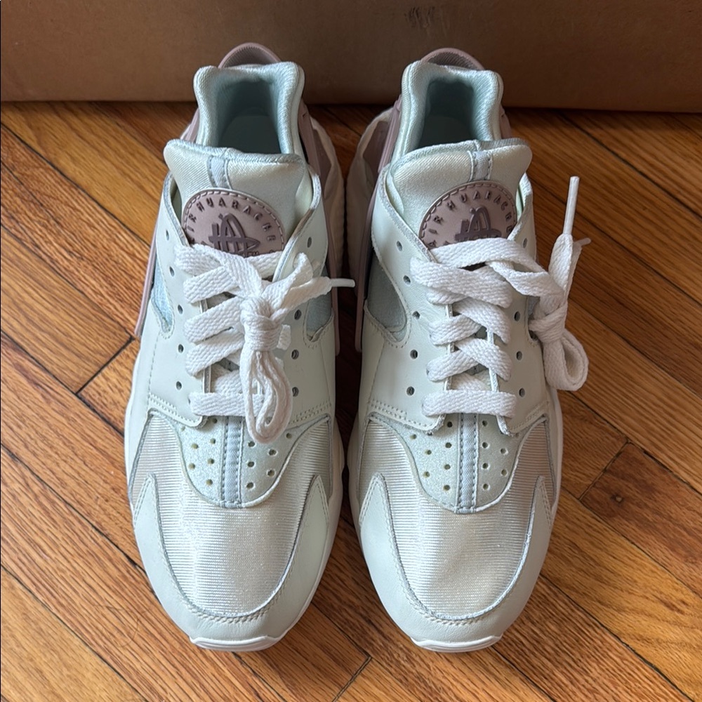 Women’s Nike Huarache